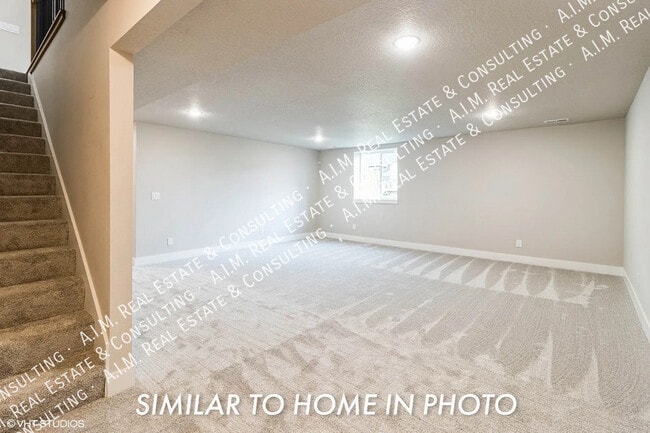 Building Photo - 3212 NE Fawn Ln