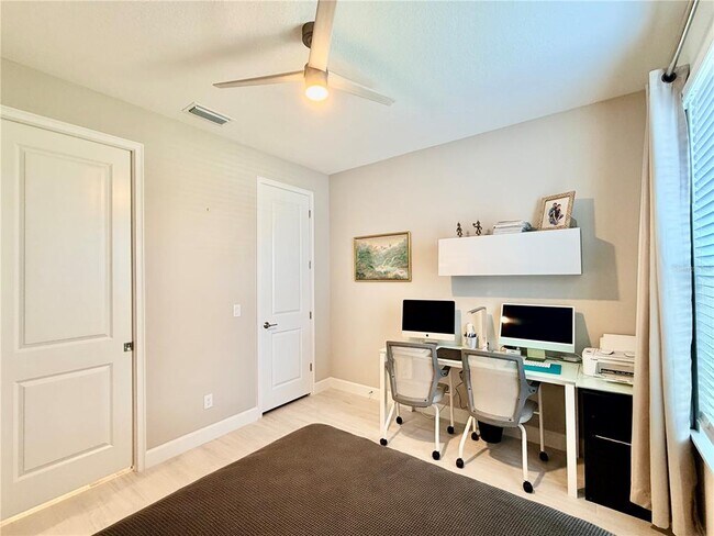 Building Photo - 6111 Mesa Gln