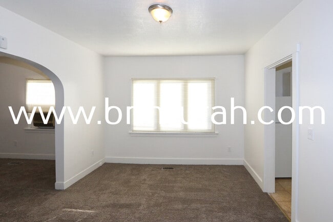 Building Photo - 1470 S 400 E