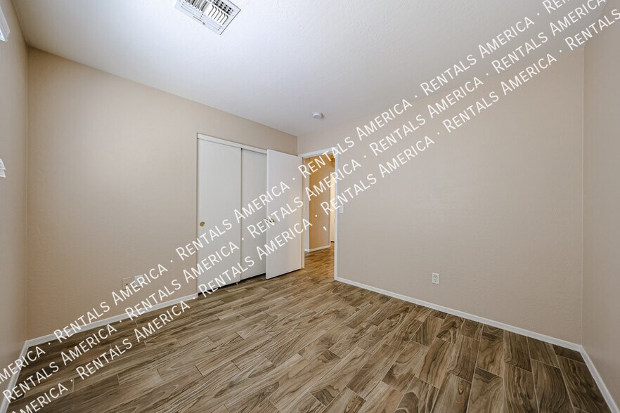 Building Photo - 12905 W Mandalay Ln