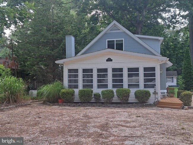 Building Photo - 23020 Linden Dr