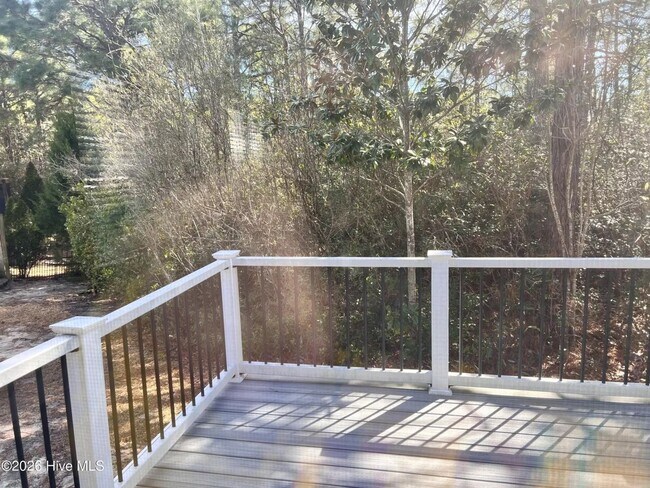 Building Photo - 3 Bedroom & 2.5 Bathroom Townhouse