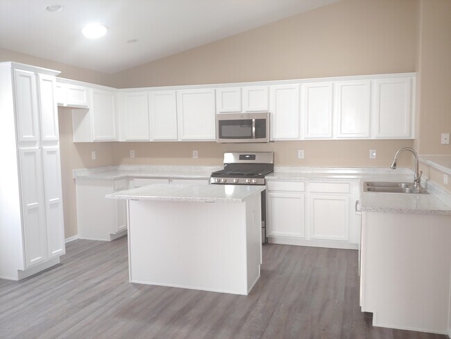 Building Photo - 355 W Holstein Trail