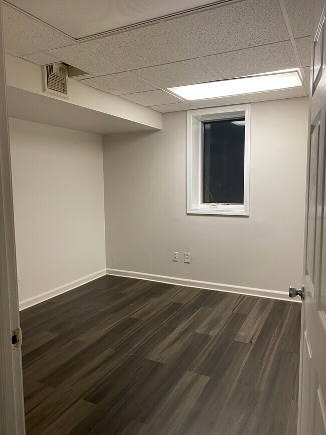 Building Photo - 6 13th St