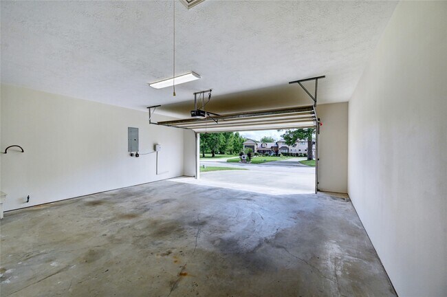 Building Photo - 12959 N Puffin Ln