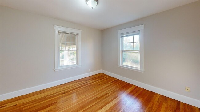 Building Photo - 39-41-41 Upland Rd