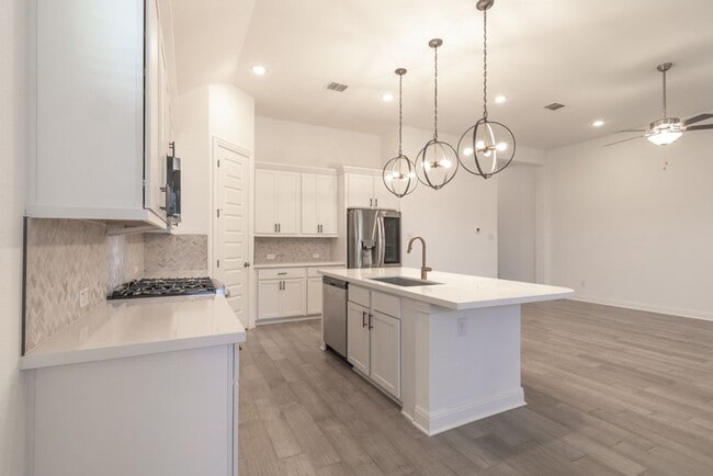 Building Photo - 124 Shagbark Trl