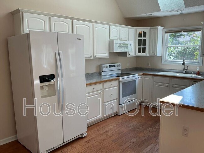 Building Photo - 46 Honeycomb Cir