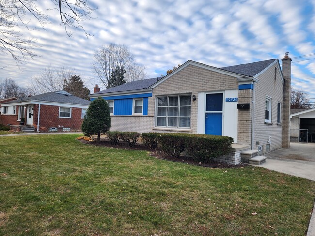 Primary Photo - 29520 Minton