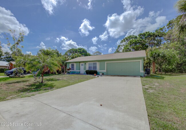 Primary Photo - 1325 California Dr
