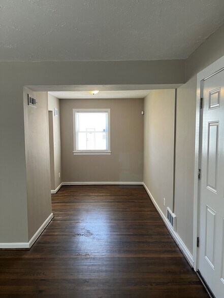 Building Photo - 2807 Iverson St