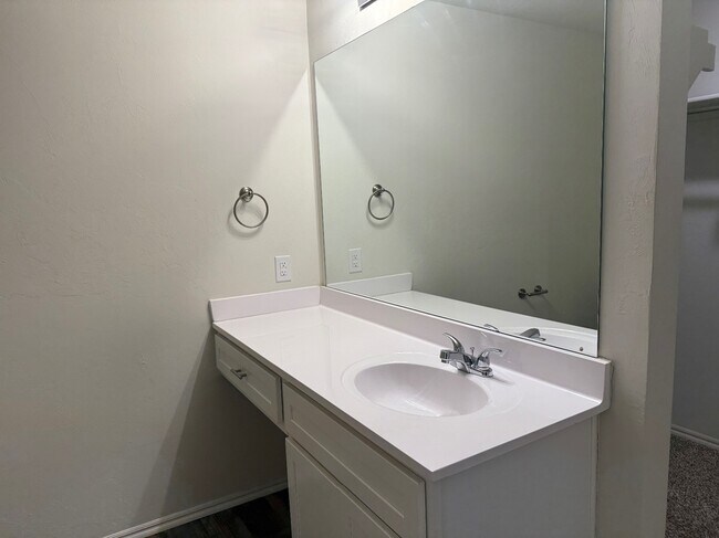 Building Photo - 11016 NW 100th St