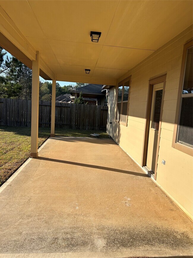 Building Photo - 284 Country Crossing Cir