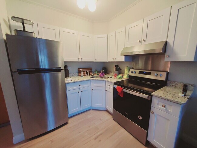 Primary Photo - 27 Oak St