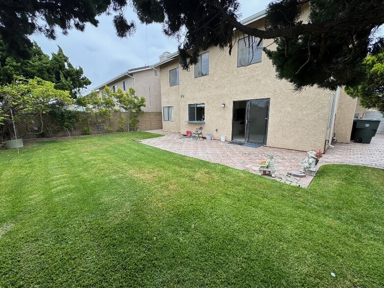 Building Photo - 4035 W 178th St