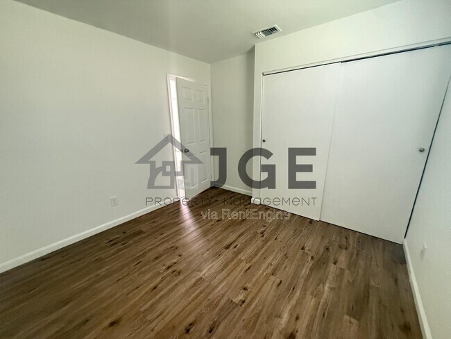 Building Photo - 198 Charlotte Ave