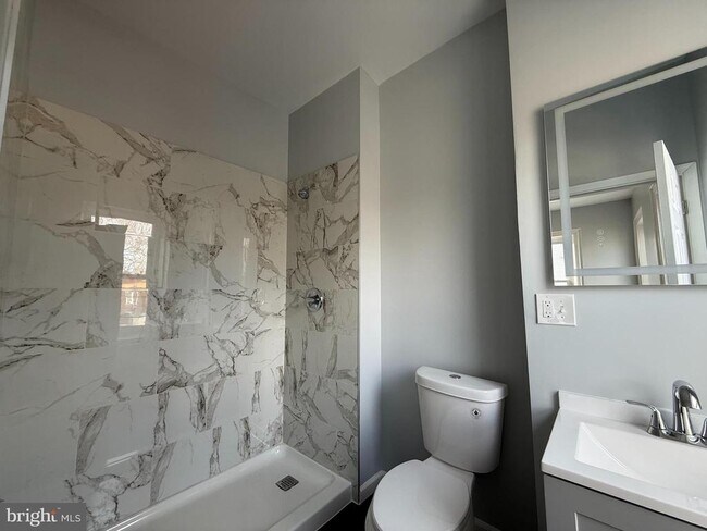 Building Photo - 1156 Franklin St