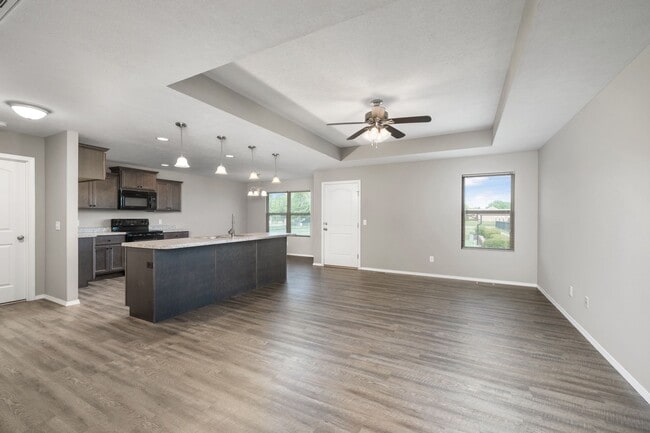 Building Photo - Beautiful 4 Bedroom Home in Willard School Districts