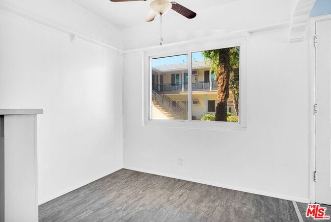 Building Photo - 176 W Elmwood Ave