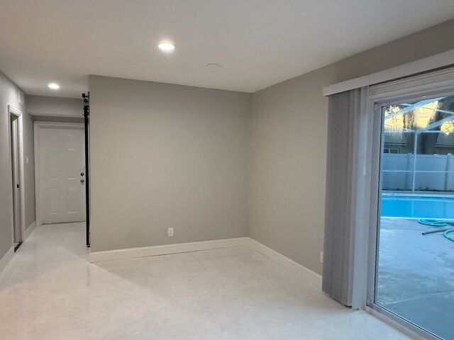 Building Photo - Remodeled Pool Home Located in the Very De...