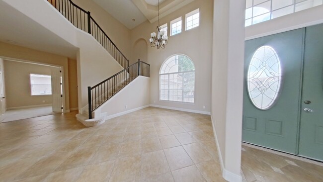 Building Photo - Beautiful 4-bedroom , 4 bathroom House wit...