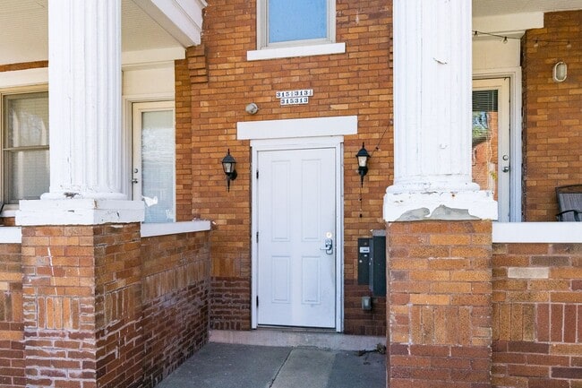 Building Photo - 313-315 Chittenden Ave