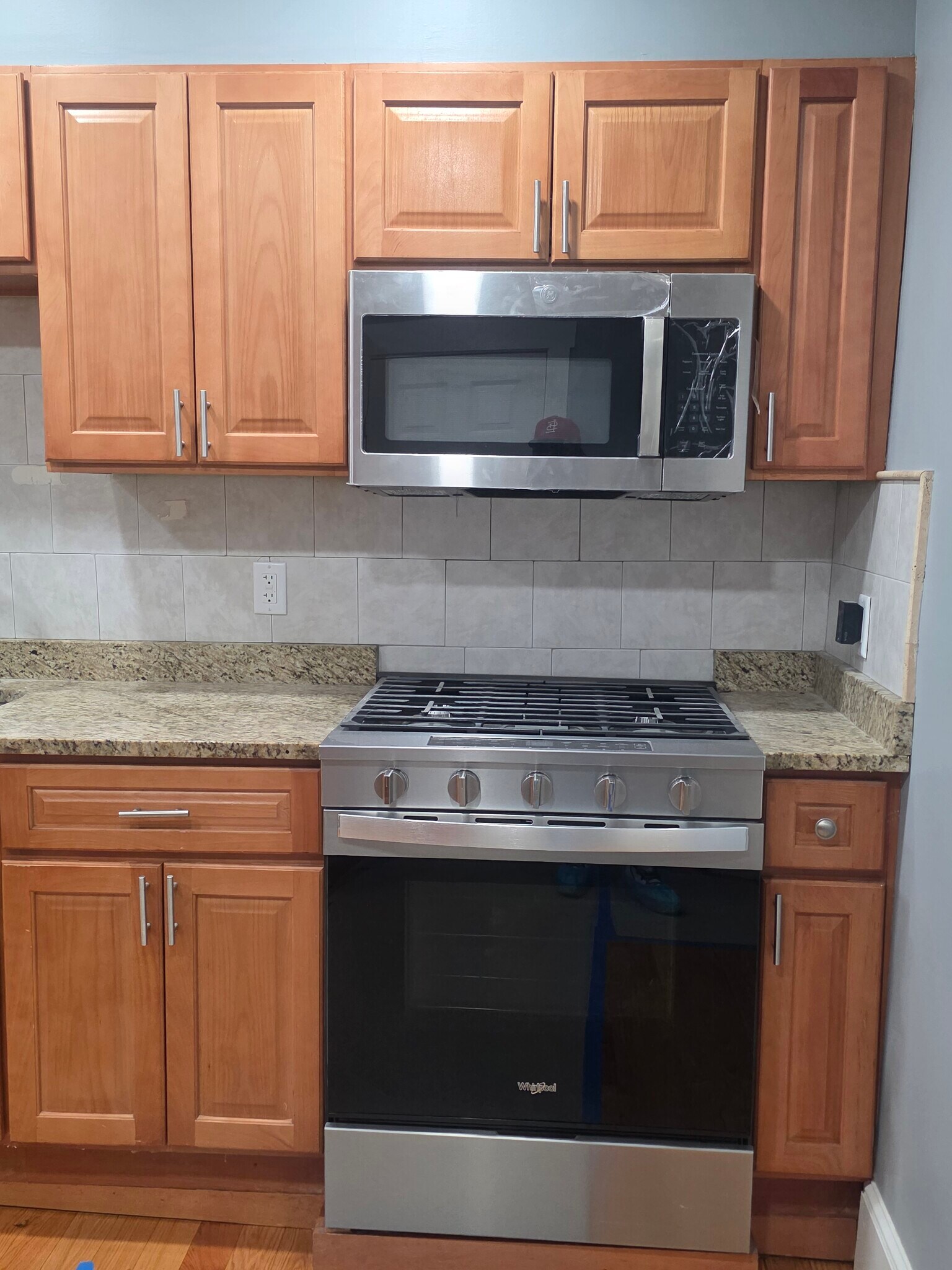 Building Photo - 18 Mascot St