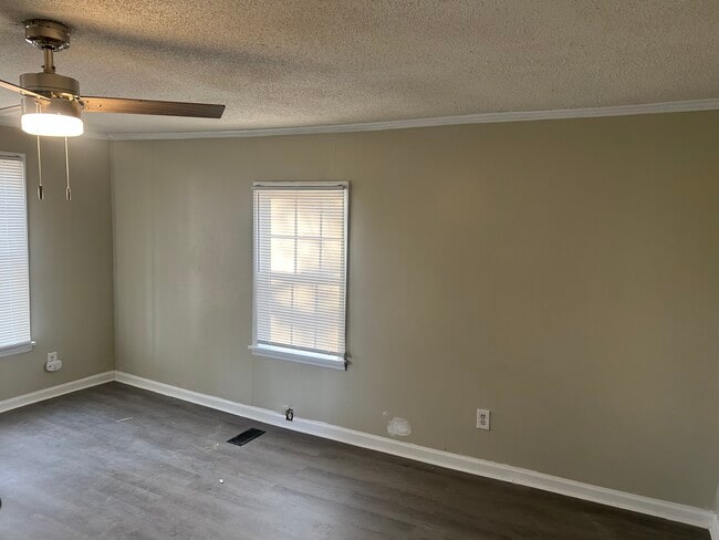 Building Photo - 814 King St