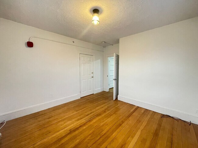 Building Photo - 457 Beech St