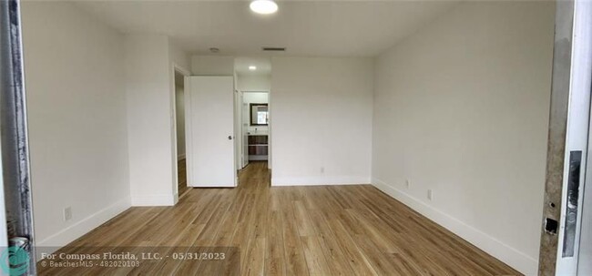 Building Photo - 7355 Woodmont Terrace