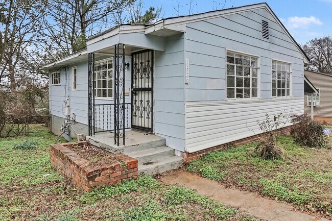 Building Photo - 1520 17th Way SW