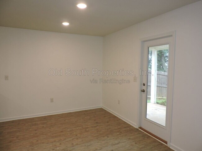 Building Photo - 5780 Blackhorse Cir