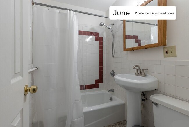 Building Photo - Room in Shared 4 bed/2 bath home