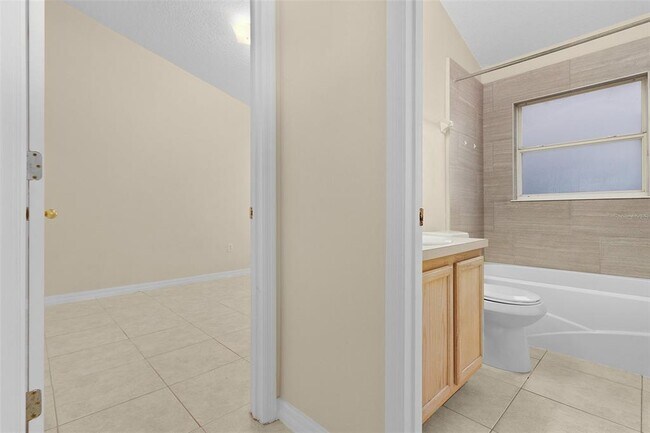 Building Photo - 2546 Crown Ridge Cir