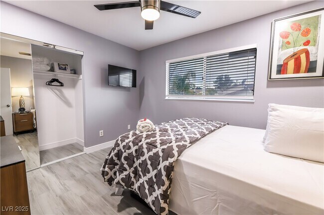 Building Photo - 5301 Opuntia St