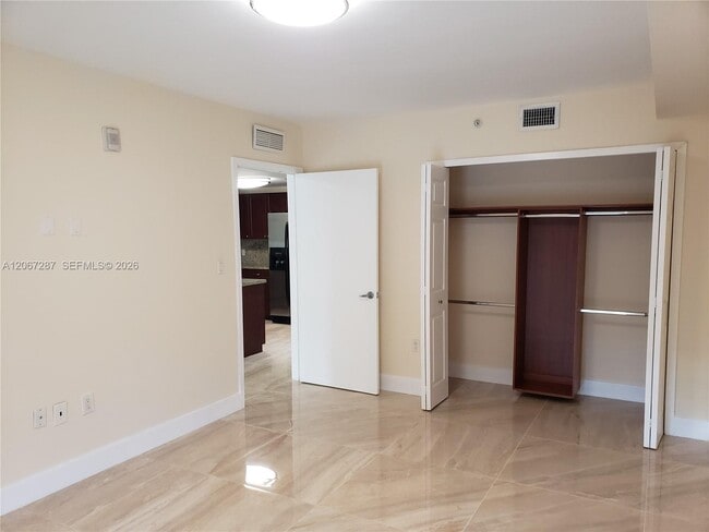 Building Photo - 2740 SW 28th Terrace