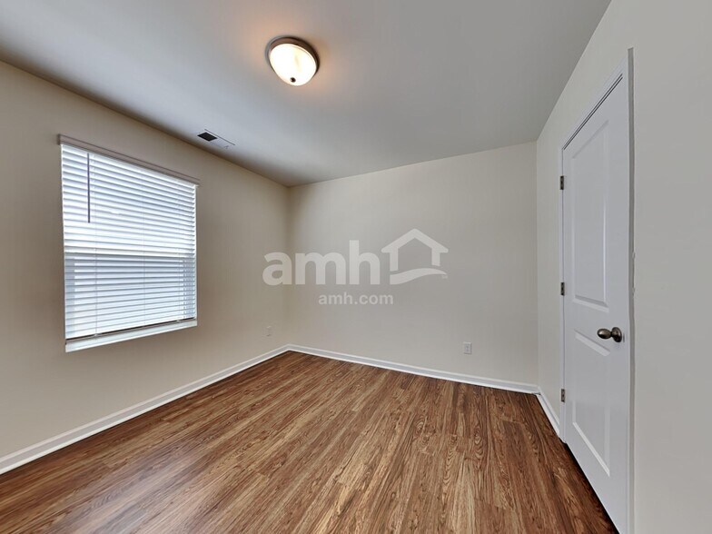 Building Photo - 174 Orion Way