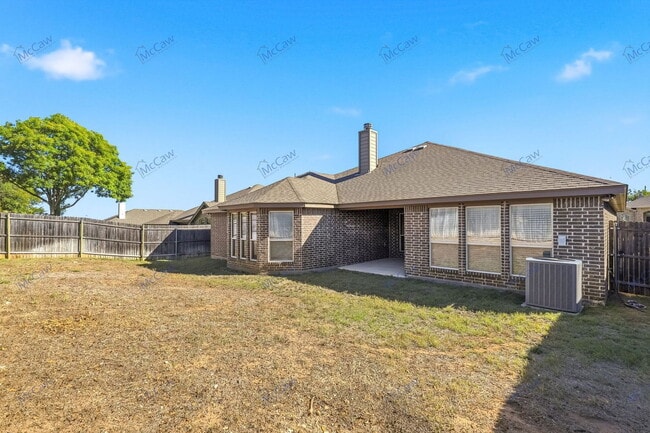 Building Photo - 140 Wilson Cliff Dr