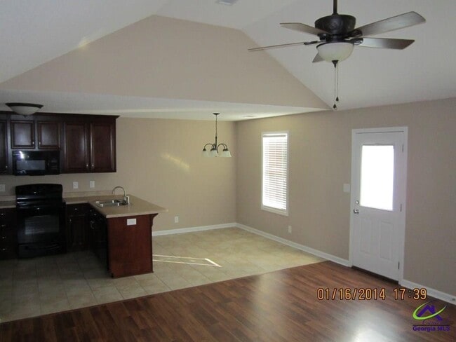 Building Photo - 135 Coronation Dr