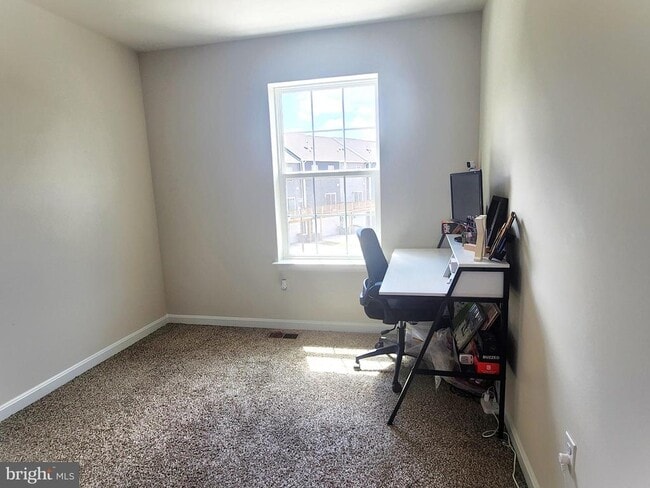 Building Photo - 8760 Mimosa Ave
