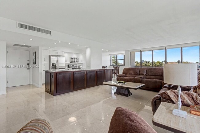 Building Photo - 2017 S Ocean Dr