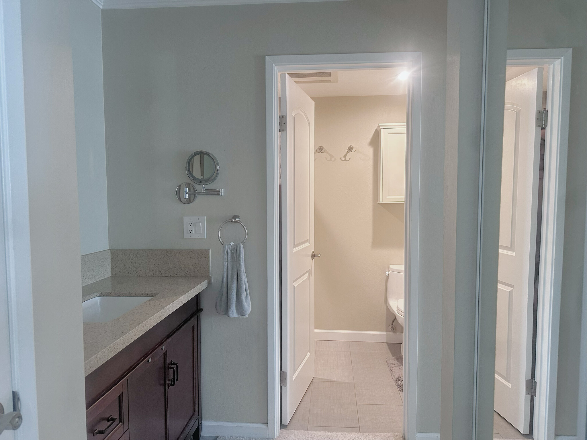 Bathroom & Mirror Closet in Hallway - 1240 Walker Ave