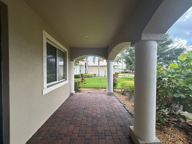 Building Photo - 2475 Ashbury Cir