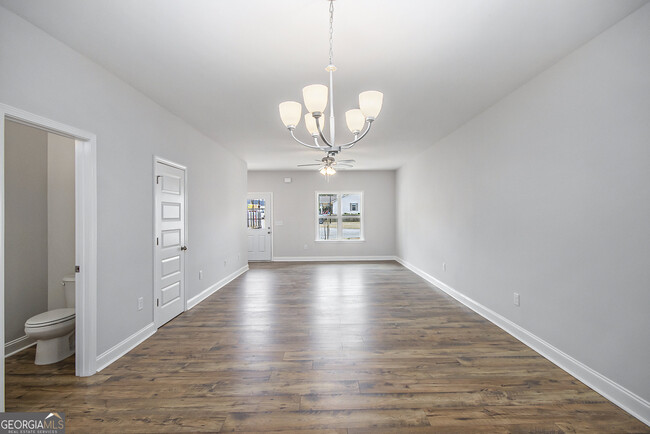Building Photo - 126 Crest Pointe S