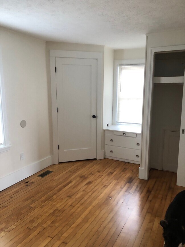 Building Photo - 612 S Cleveland Massillon Rd