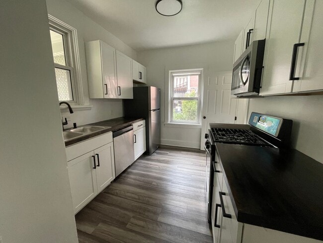 Building Photo - Available April 2026 - 2 Bedroom Home in Dormont w/ Central AC and Off-Street Parking Pad!