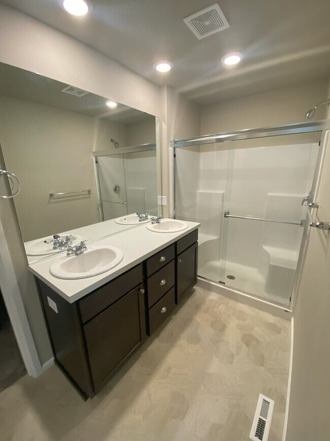 Building Photo - Spacious, modern 5-bed, 2.75-bath in sought-after Daisy Crossing Community in Sultan