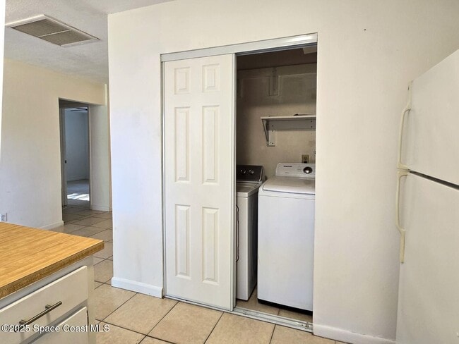Building Photo - 1537 Mango Tree Dr