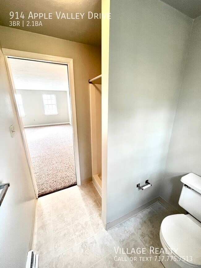 Building Photo - 914 Apple Valley Dr