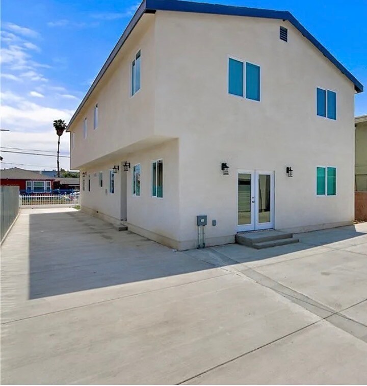 Building Photo - 11031 S Burin Ave